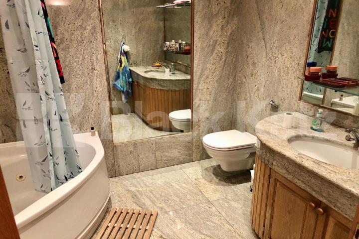 Superbly located, two bathrooms, generous period conversion  Union Street, London Bridge